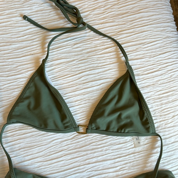 Bikini - Picture 2 of 3